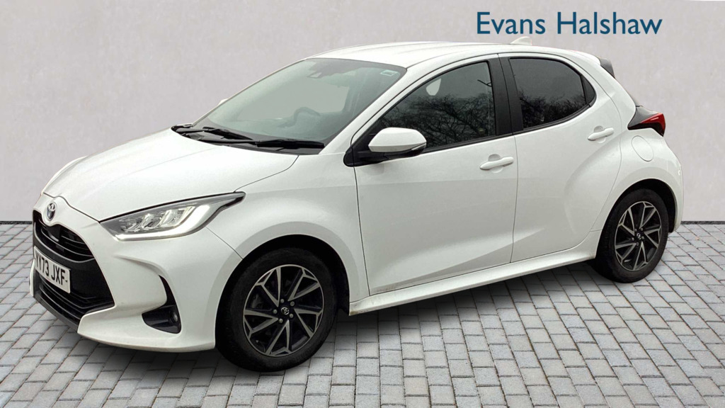 Toyota Yaris 1.5 Hybrid Design Cvt 2023 White #2
