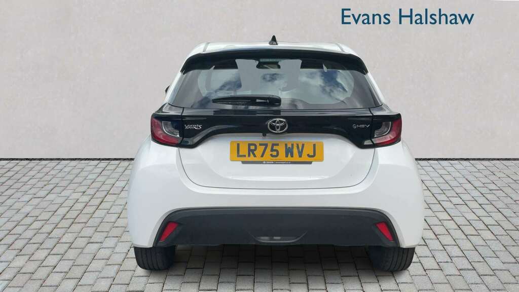Toyota Yaris 1.5 Hybrid Icon Cvt 2025 LR75WVJ White #5