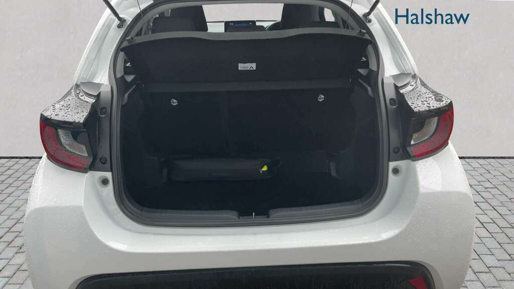 Toyota Yaris 1.5 Hybrid Icon Cvt 2025 LR75WVJ White #6