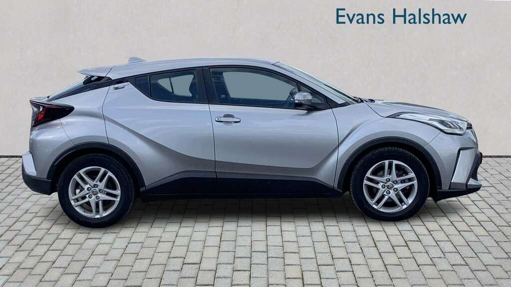 Toyota C-Hr 1.8 Hybrid Icon Cvt 2023 Silver #3