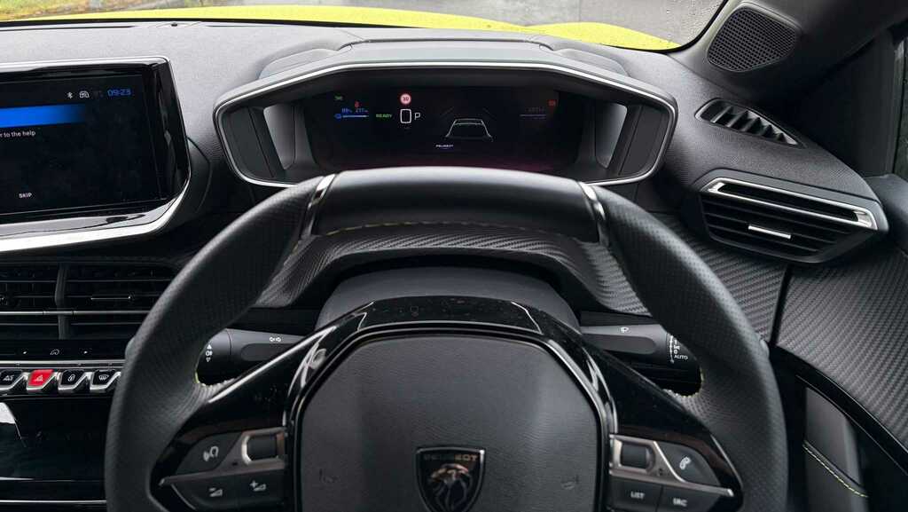 Peugeot e-208 Gt White #9