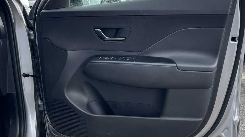 Hyundai Kona 160Kw N Line 65Kwh 2025 Silver #4