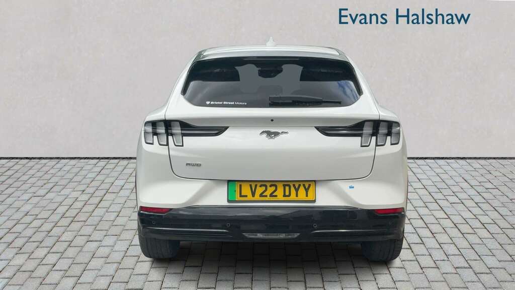Ford Mustang Mach-E 198Kw Standard Range 68Kwh Awd 2022 White #4