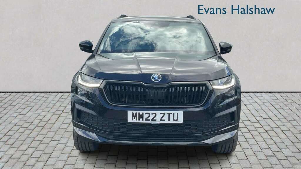 Skoda Kodiaq 1.5 Tsi Sport Line Dsg 7 Seat 2022 Black #4