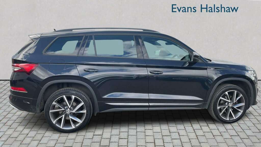 Skoda Kodiaq 1.5 Tsi Sport Line Dsg 7 Seat 2022 Black #3