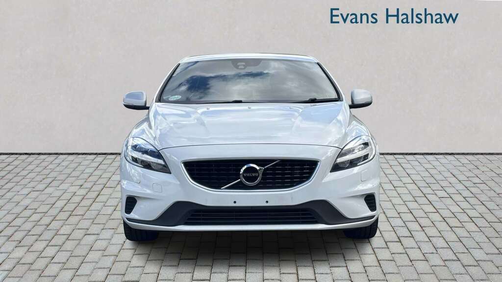 Volvo V40 D4 190 R Design Nav Plus 2017 White #4