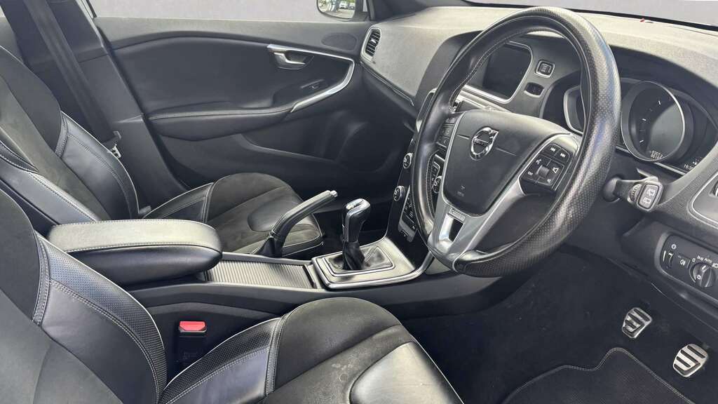 Volvo V40 D4 190 R Design Nav Plus 2017 White #3