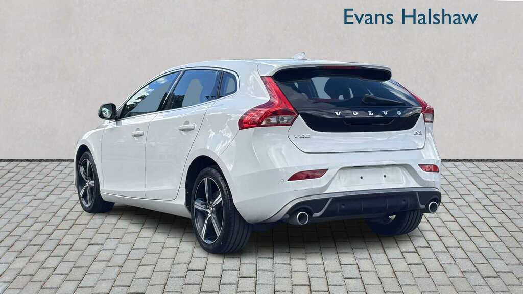 Volvo V40 D4 190 R Design Nav Plus 2017 White #2
