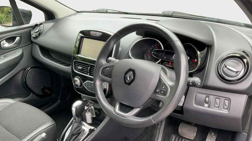 Renault Clio Diesel White #7