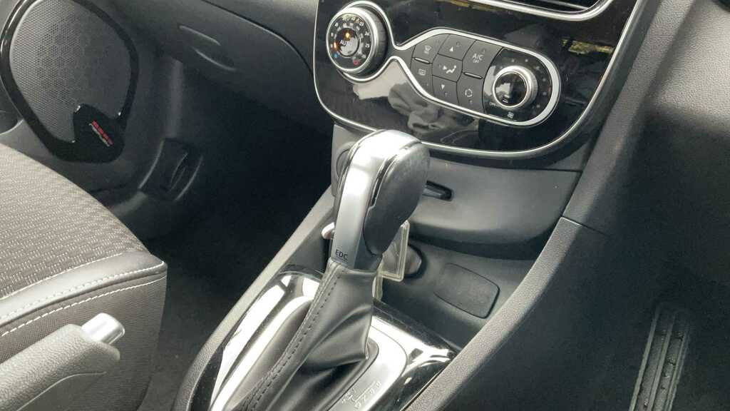 Renault Clio Diesel White #15