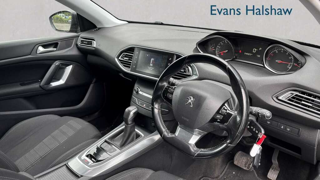 Peugeot 308 1.2 Puretech 130 Allure Eat6 2017 Black #2