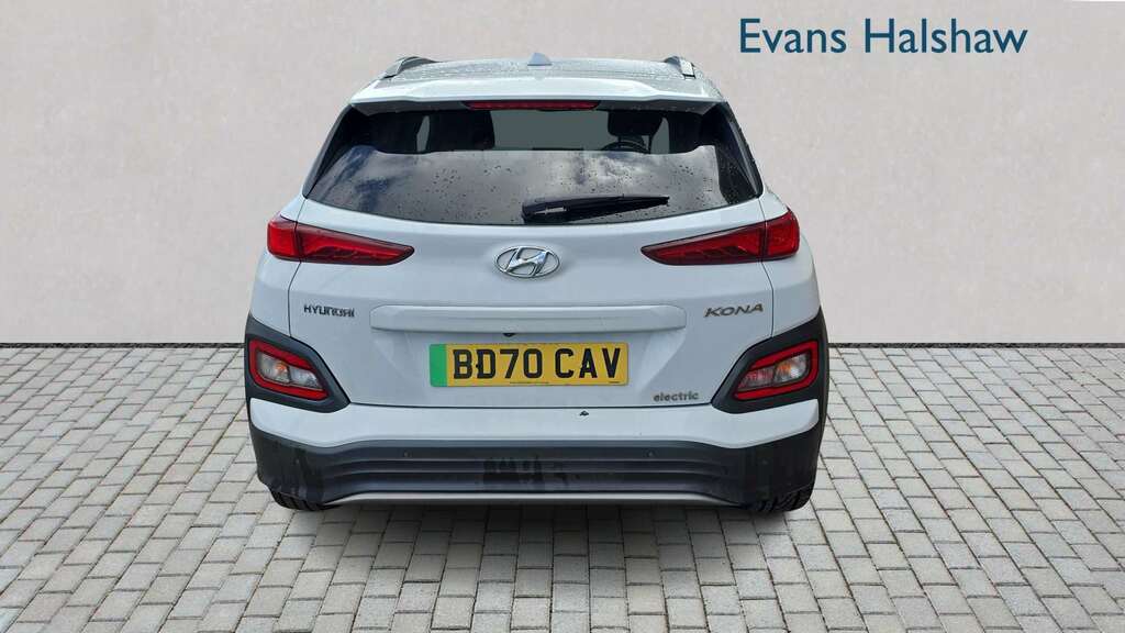 Hyundai Kona 150Kw Premium 64Kwh 2020 White #4