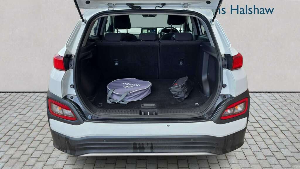 Hyundai Kona 150Kw Premium 64Kwh 2020 White #5