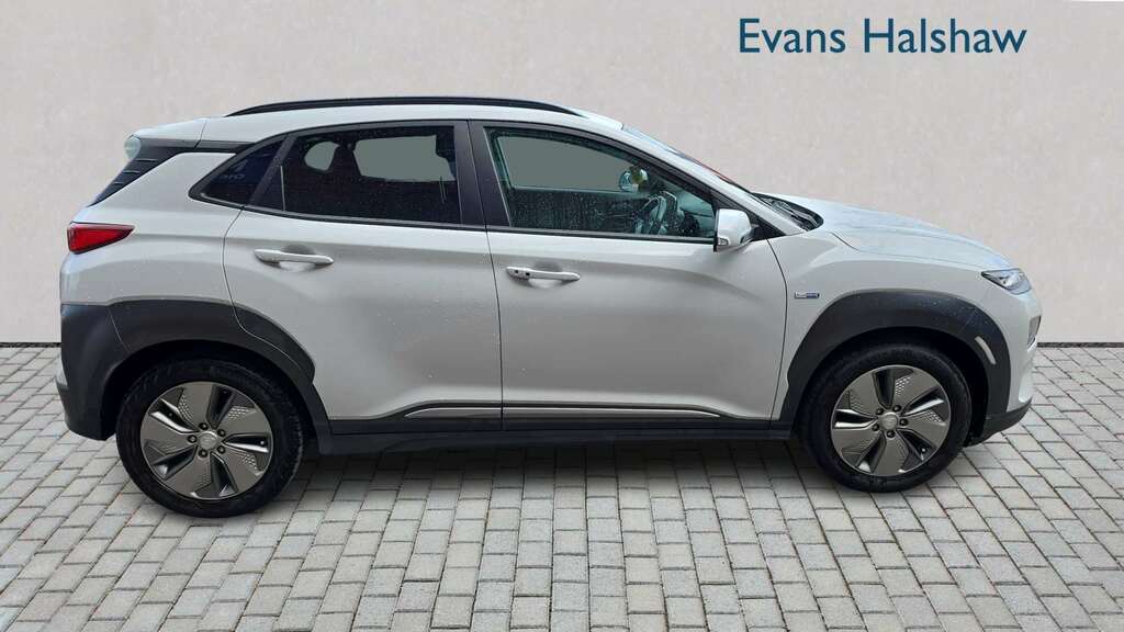 Hyundai Kona 150Kw Premium 64Kwh 2020 White #2