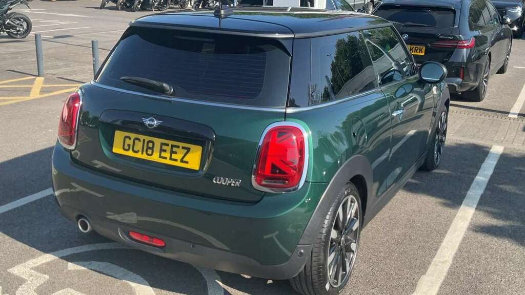 Mini Hatch Cooper S White #1