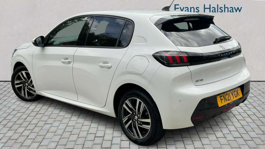 Peugeot 208 1.2 Puretech 100 Allure 2021 FN21YGK White #2