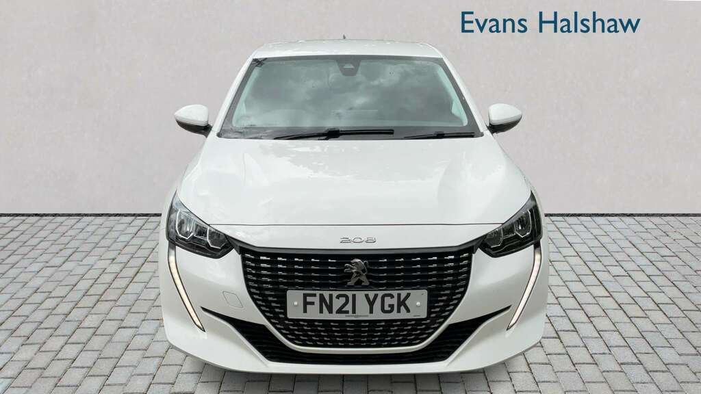 Peugeot 208 1.2 Puretech 100 Allure 2021 FN21YGK White #4