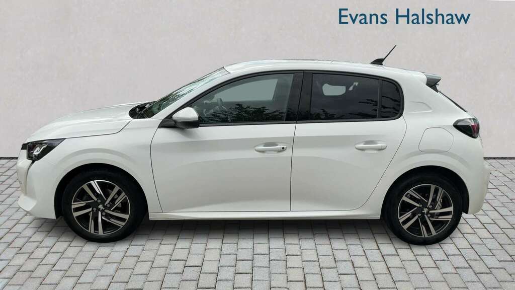Peugeot 208 1.2 Puretech 100 Allure 2021 FN21YGK White #3
