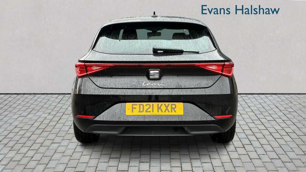 Seat Leon 1.0 Tsi Evo Se Dynamic 2021 FD21KXR Black #4