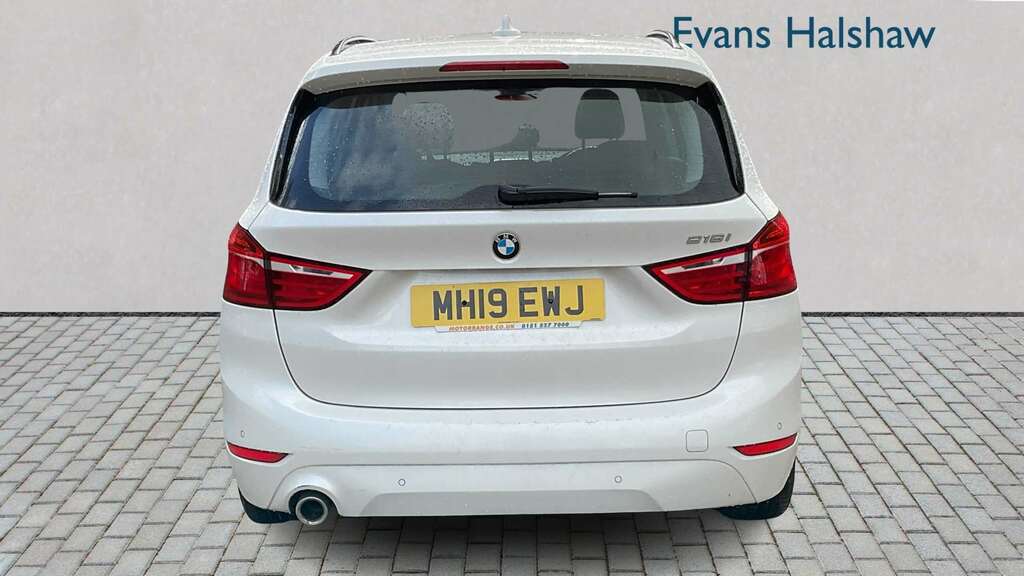 BMW 2 Series 218I Se 2019 White #4