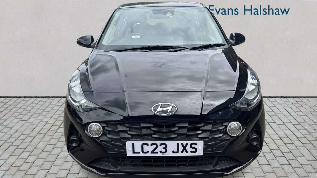 Hyundai I10 1.0 Mpi Se Connect 2023 Black #2
