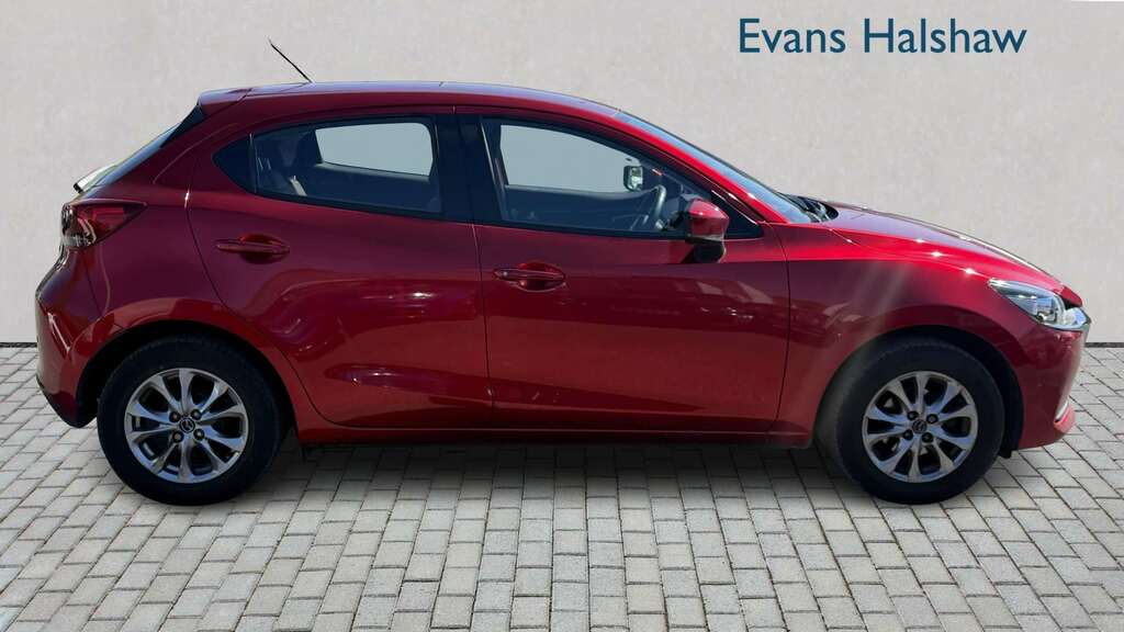 Mazda 2 1.5 Skyactiv G 75 Se-l 2023 Red #3