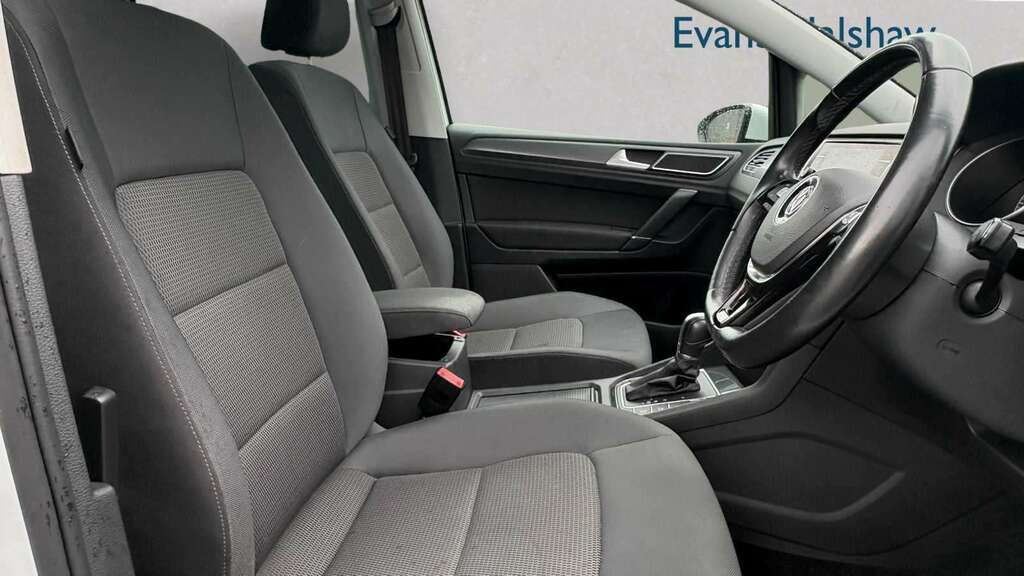 Volkswagen Golf SV 1.5 Tsi Evo 130 Match Dsg 2019 White #3