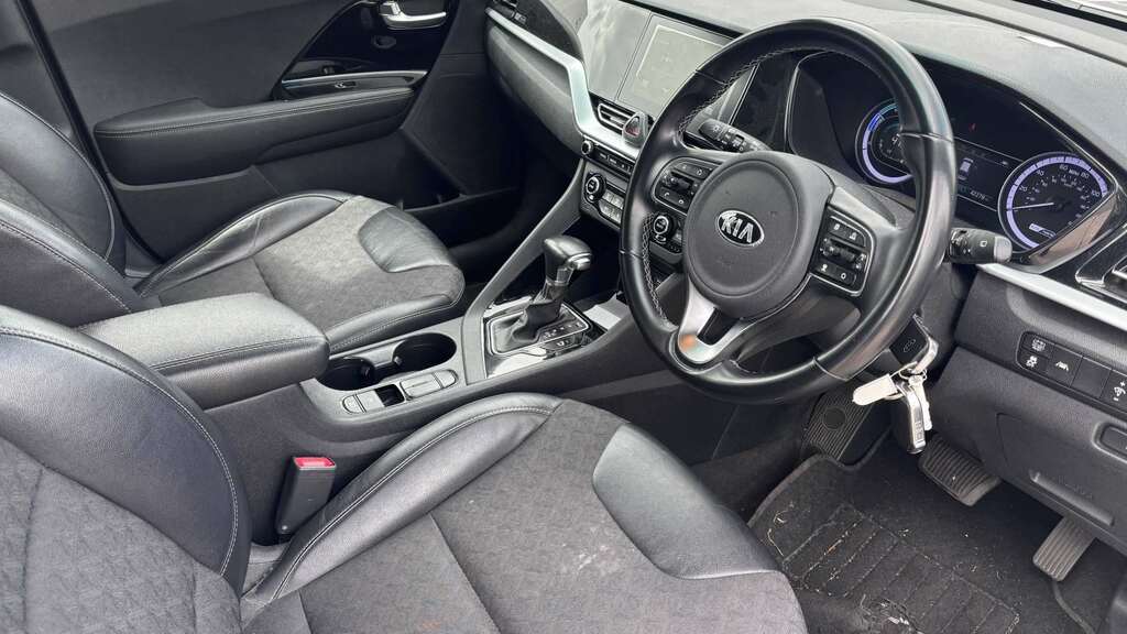 Kia Niro 1.6 Gdi Hybrid 2 Dct 2020 White #4
