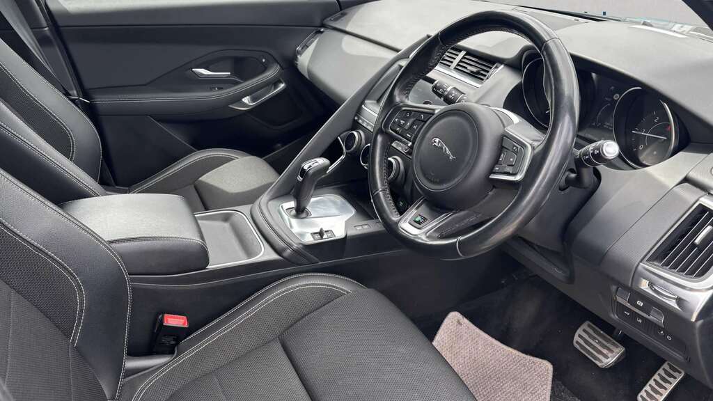 Jaguar E-Pace 2.0D R-dynamic 2018 Black #5
