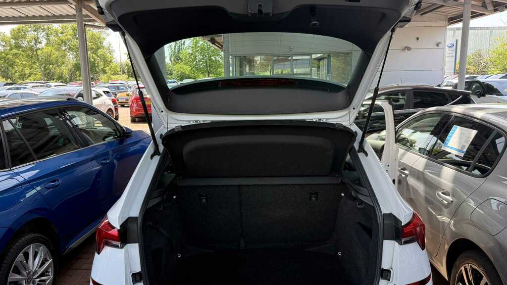 Skoda Kamiq 1.5 Tsi Monte Carlo Dsg 2022 LR22ZRF White #4