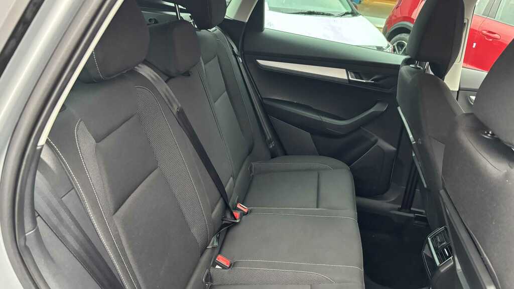 Skoda Karoq 1.0 Tsi Se Drive 2024 Silver #6