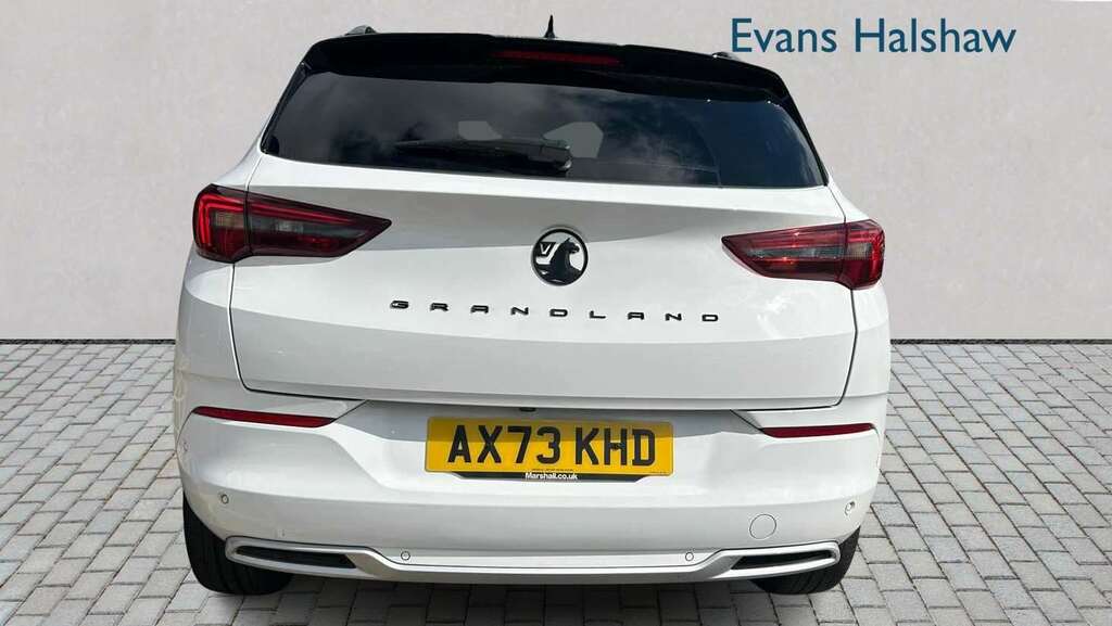 Vauxhall Grandland 1.2 Turbo Ultimate 2024 White #4