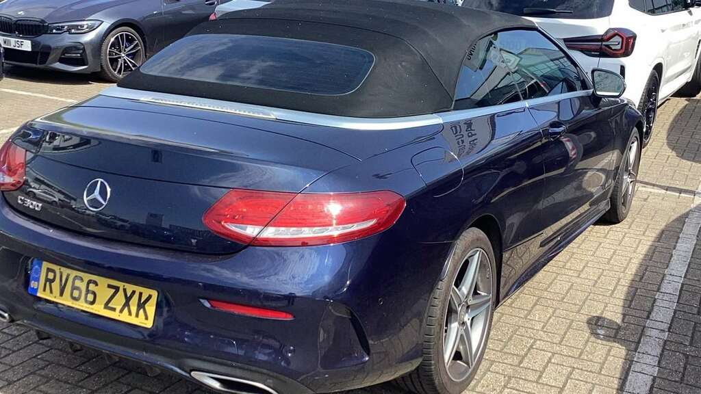 Mercedes-Benz C Class C300 Amg Line Premium Plus 2016 RV66ZXK Blue #3