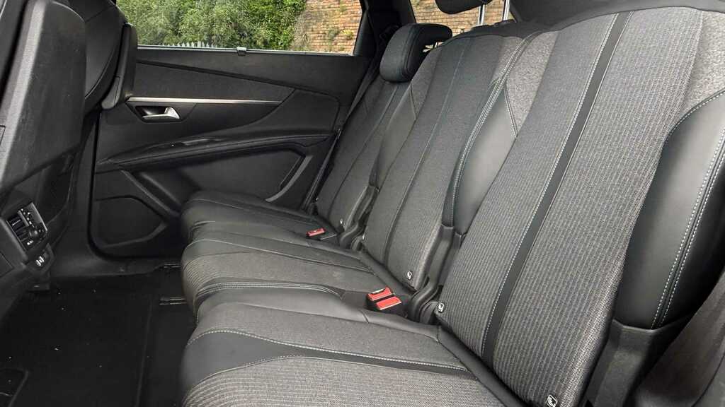 Peugeot 5008 1.2 Puretech Gt Red #9