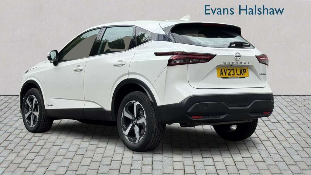 Nissan Qashqai 1.5 E-power Acenta Premium 2023 White #2