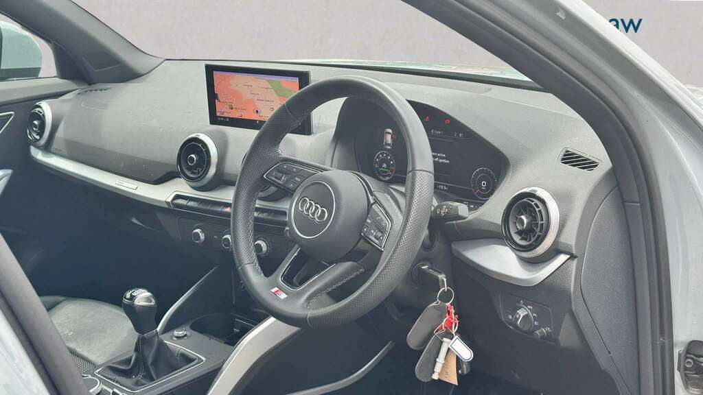 Audi Q2 35 Tfsi S Line 2024 SR73APV Grey #5