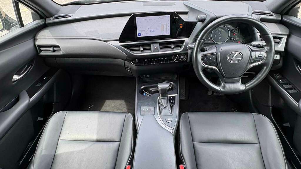 Lexus UX 250H 2.0 F-sport Design Cvt 2023 Green #3