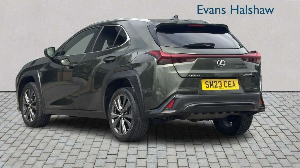 Lexus UX 250H 2.0 F-sport Design Cvt 2023 Green #2