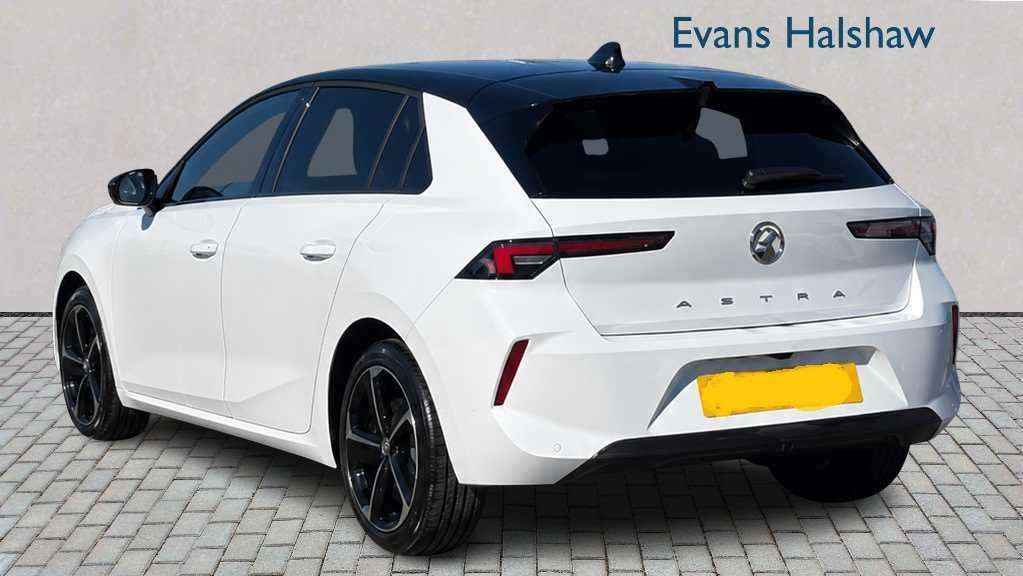 Vauxhall Astra 1.2 Turbo 130 Griffin 2026 White #3