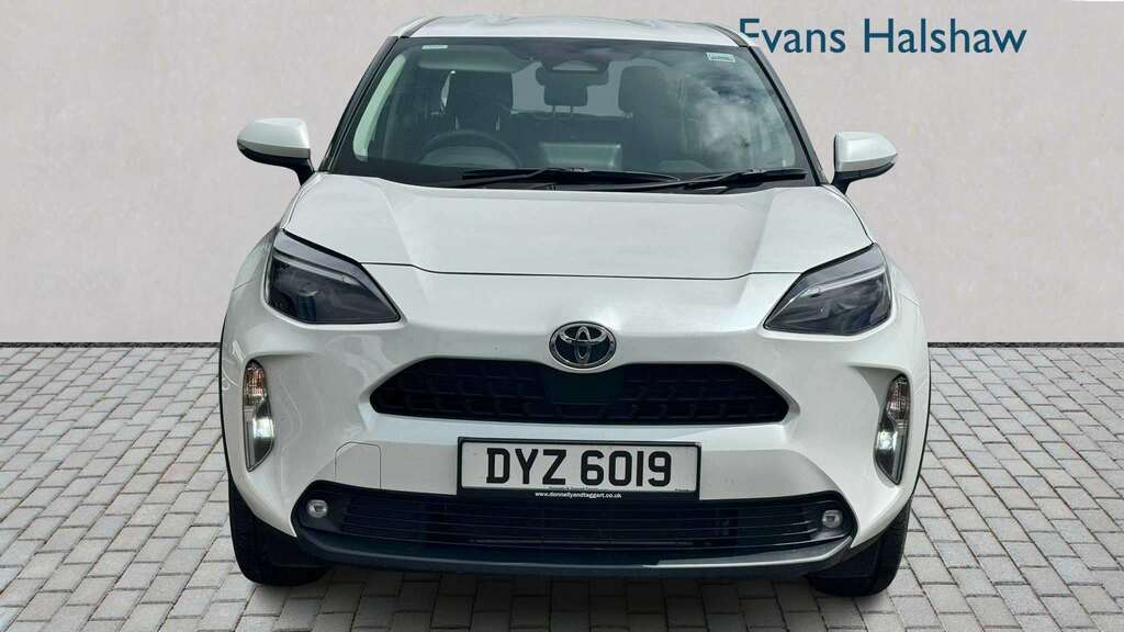 Toyota Yaris Cross 1.5 Hybrid Icon Cvt 2025 White #3
