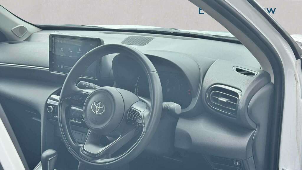 Toyota Yaris Cross 1.5 Hybrid Icon Cvt 2025 White #5