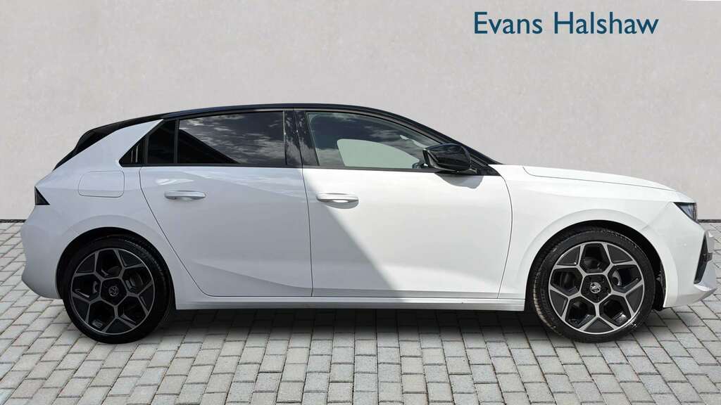Vauxhall Astra 1.2 Turbo 130 Ultimate 2026 White #2