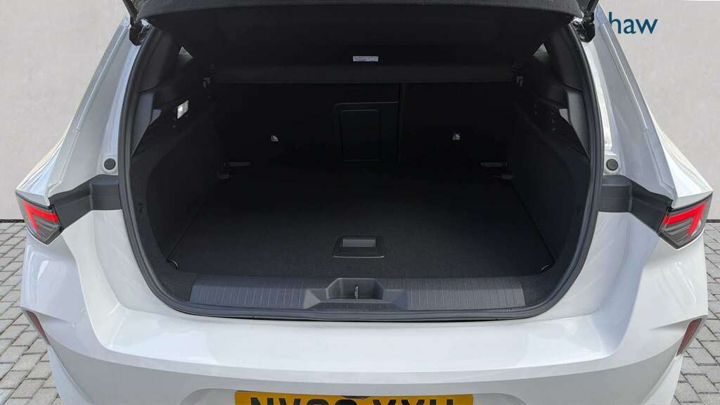 Vauxhall Astra 1.2 Turbo 130 Ultimate 2026 White #5
