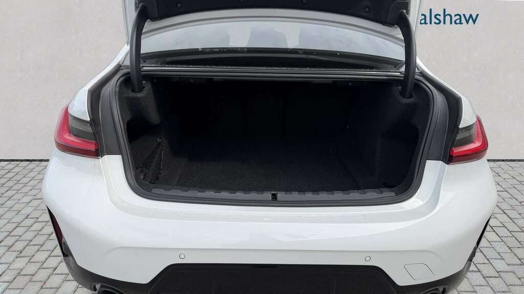 BMW 3 Series 320I M Sport Step 2024 YH24LSO White #6