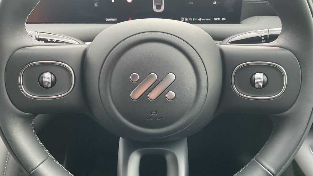 MG IM5 75Kwh Standard Range Saloon Blue #9