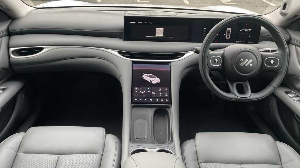 MG IM5 75Kwh Standard Range Saloon Blue #17