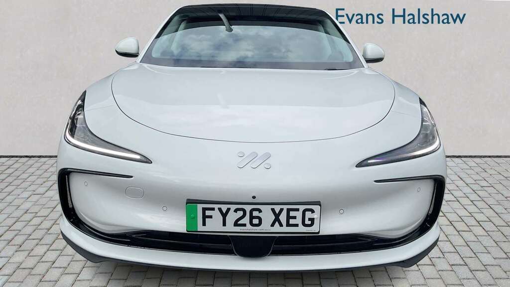 MG IM5 217Kw Standard Range 75Kwh 2026 White #2