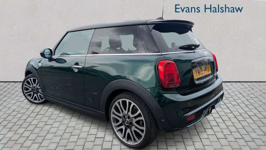 Mini Hatch 2.0 Cooper S Exclusive II Comfortnav 2 YW19FPJ Green #2