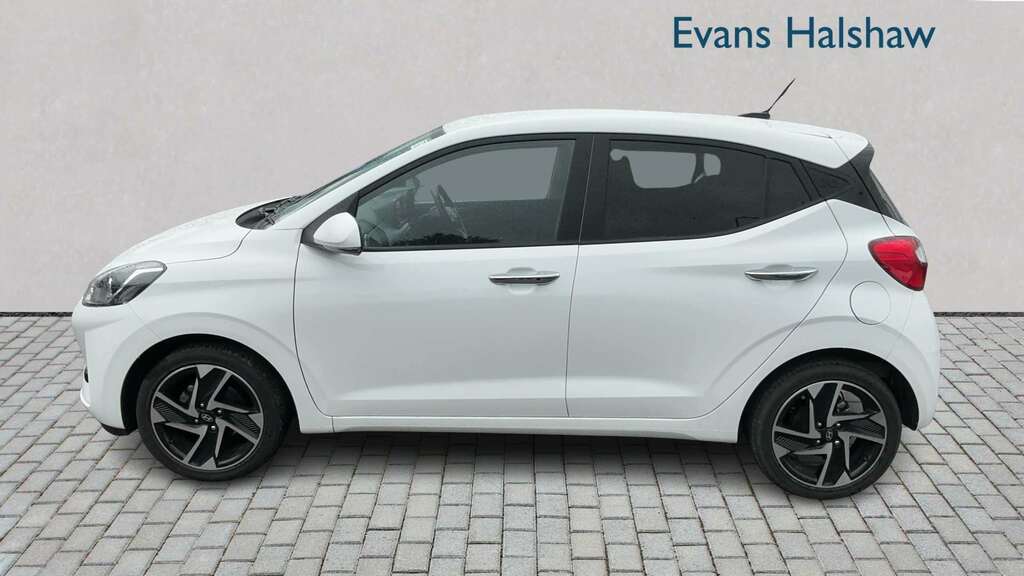 Hyundai I10 1.2 79 Premium Nav 2024 White #2