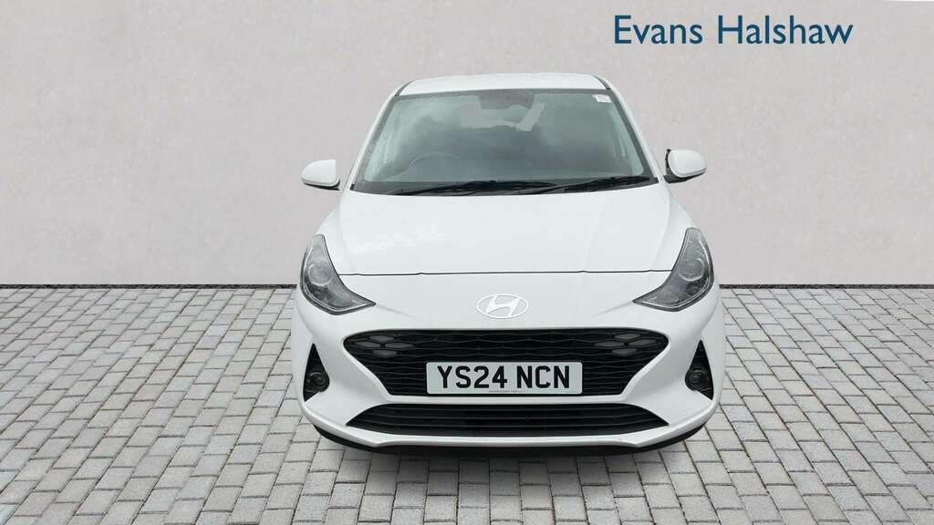 Hyundai I10 1.2 79 Premium Nav 2024 White #3
